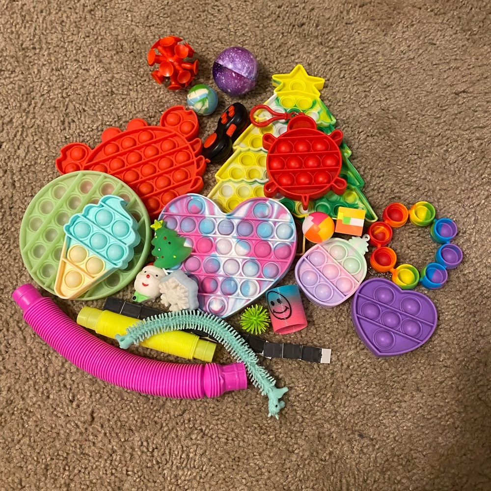 Figdget toys for sale nothing is broken some of them have not been played with.